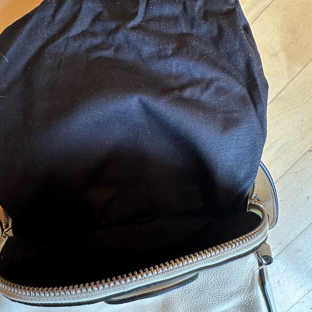 Marc By Marc  Jacobs white  crossbody, CB2418 - Picture 12 of 14